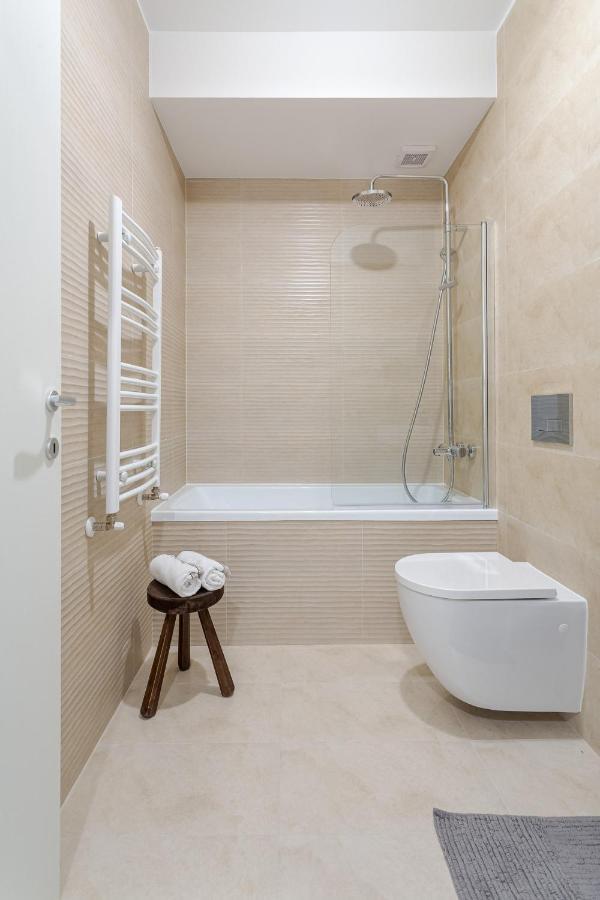 Il Lago - Azur - Cozy Luxurious Smart Home By The Lake Voluntari Bagian luar foto